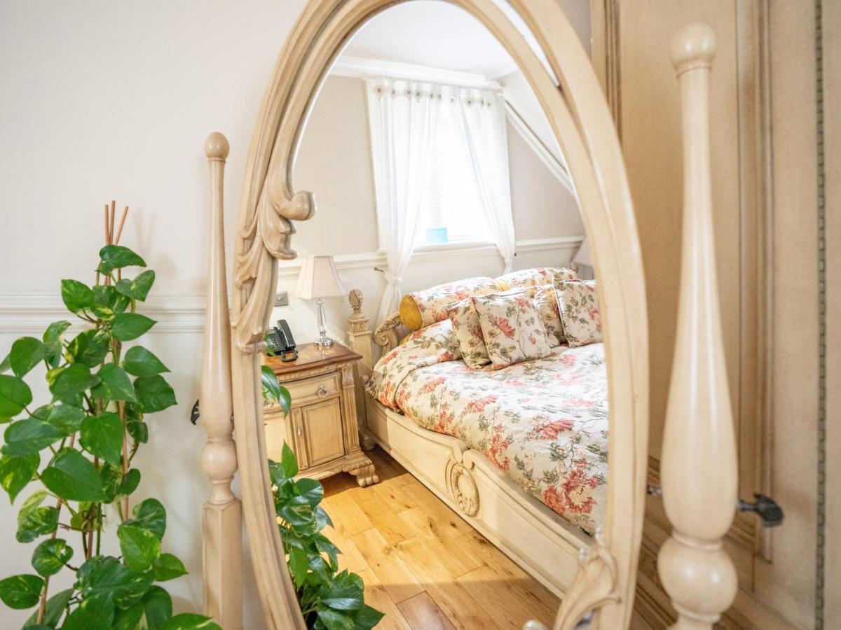 אלמונדסברי Berwick Lodge מראה חיצוני תמונה
