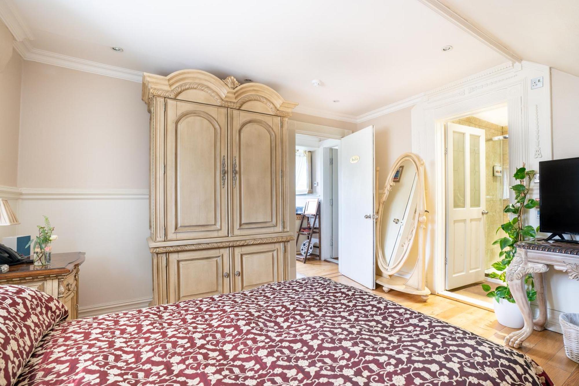 אלמונדסברי Berwick Lodge מראה חיצוני תמונה